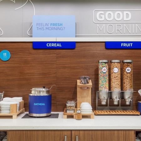 Holiday Inn Express & Suites - Commerce By Ihg Exteriér fotografie