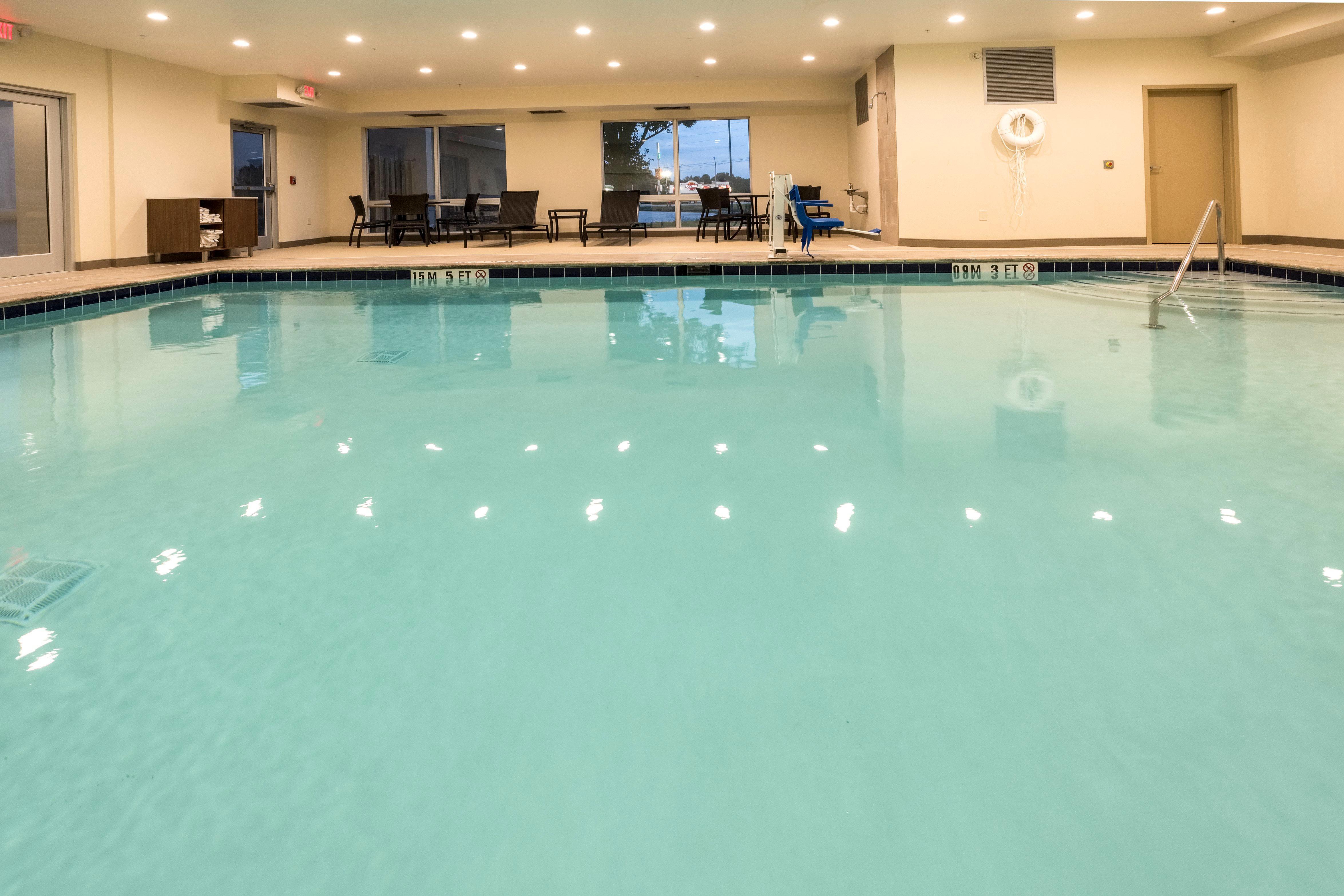 Holiday Inn Express & Suites - Commerce By Ihg Exteriér fotografie