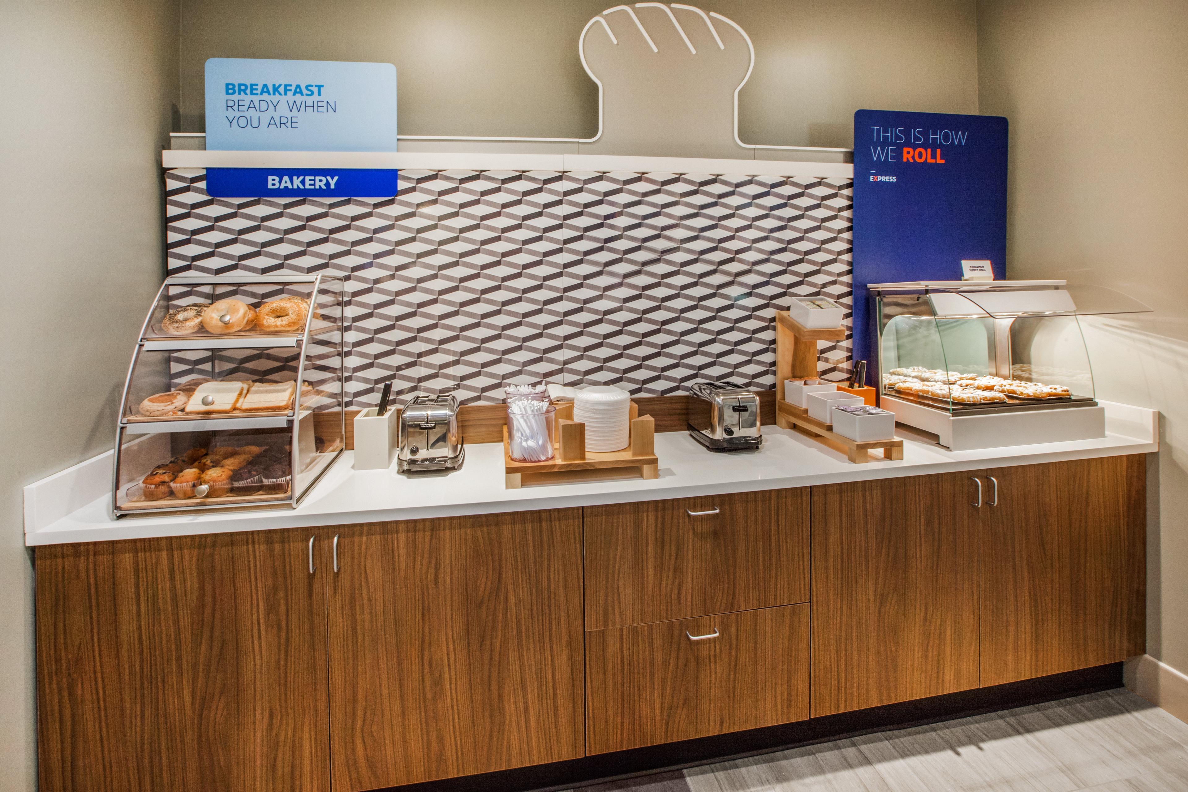 Holiday Inn Express & Suites - Commerce By Ihg Exteriér fotografie